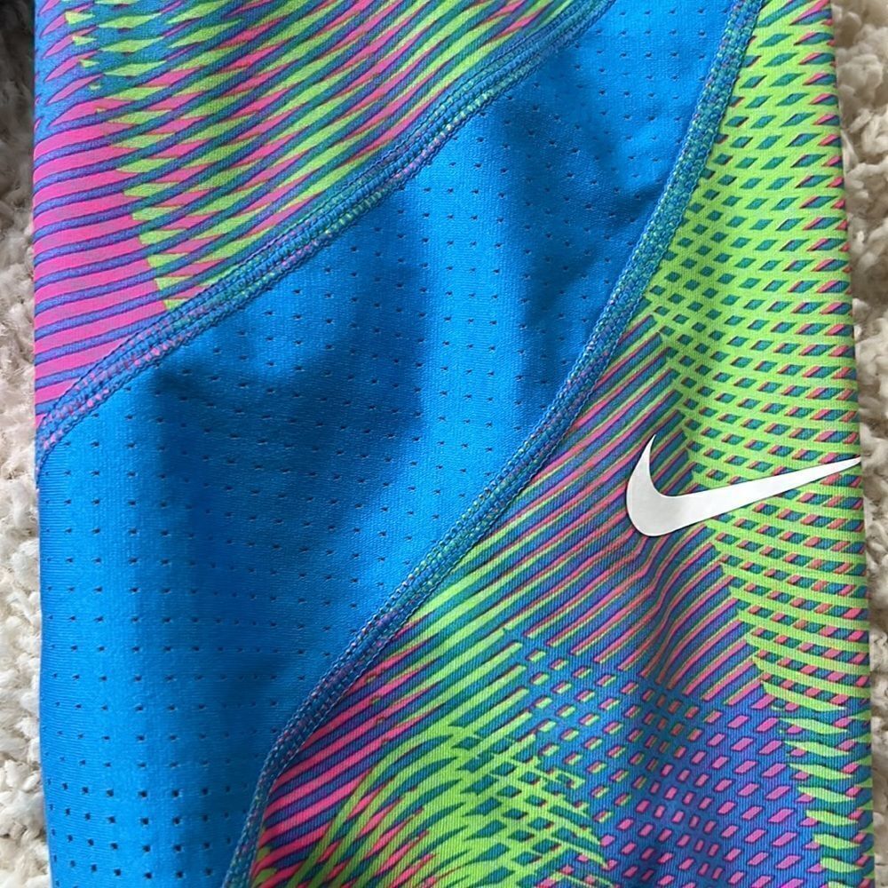 Nike Pro Hypercool Frequency Compression Capri - Picture 11 of 11
